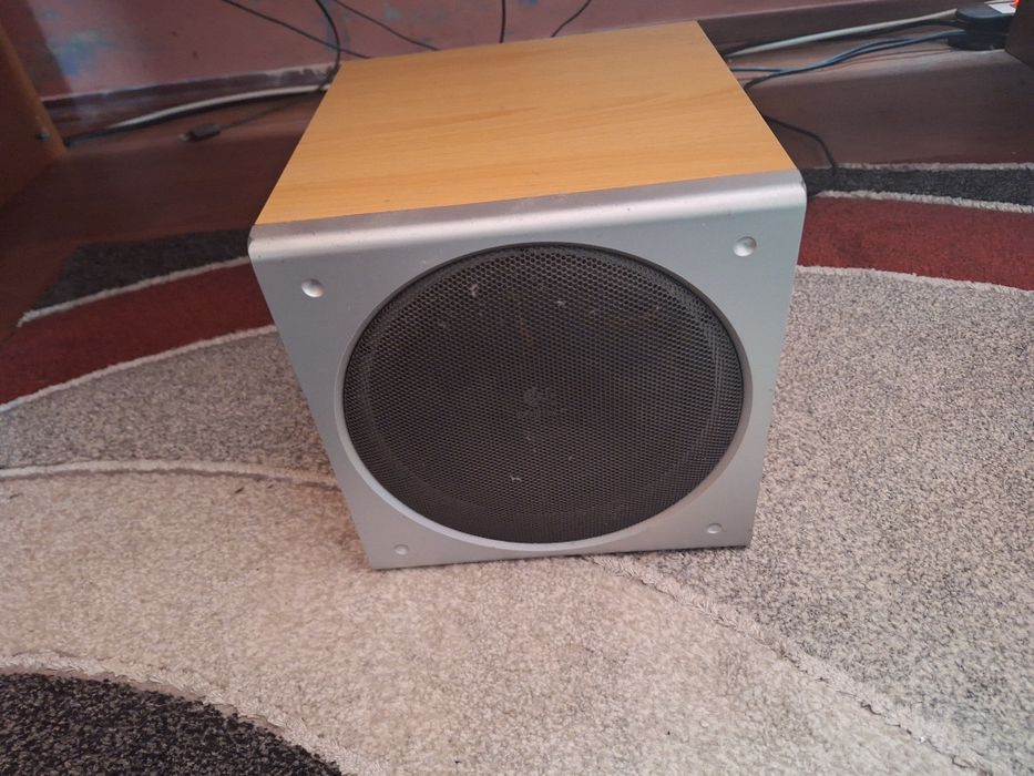 Logitech 2.1 an stare buna de funcționare