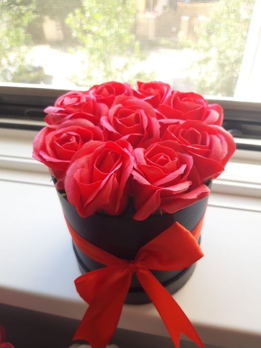 Cadou cutie cu trandafiri de sapun 50 lei