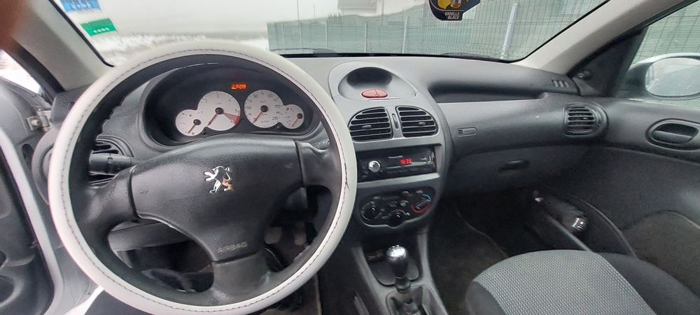 Vând peugeot 1.4 hdi