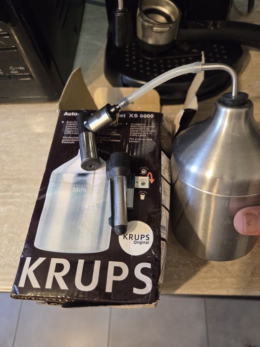 Aparat automat spumare lapte krups xs6000