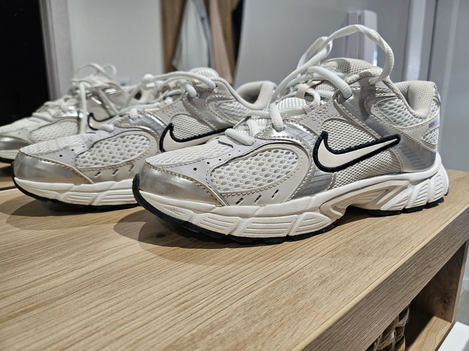 Дамски маратонки Nike