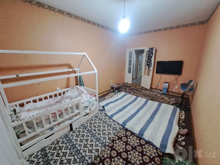 Юнусобод 19кв 2*3комнатная не торец улишшаная планировка