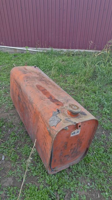 Топливный бак тракторный