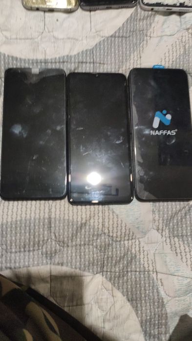 Продам телефон на запчасти samsung