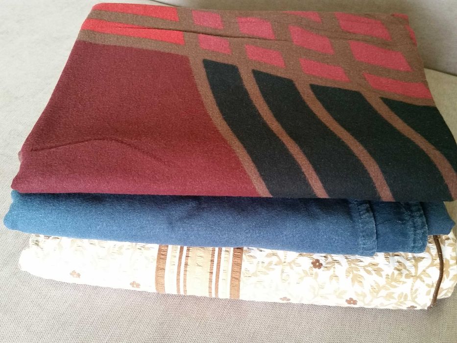 Спално бельо-долни чаршафи ,пликове,калъфки,хавлии-нови и употребявани