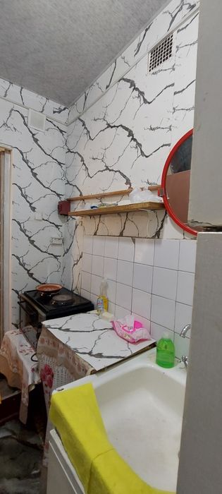 1 ком. квартира (1/3/9). Сергели 4. Бывшее общежитие. Метро - 500 м