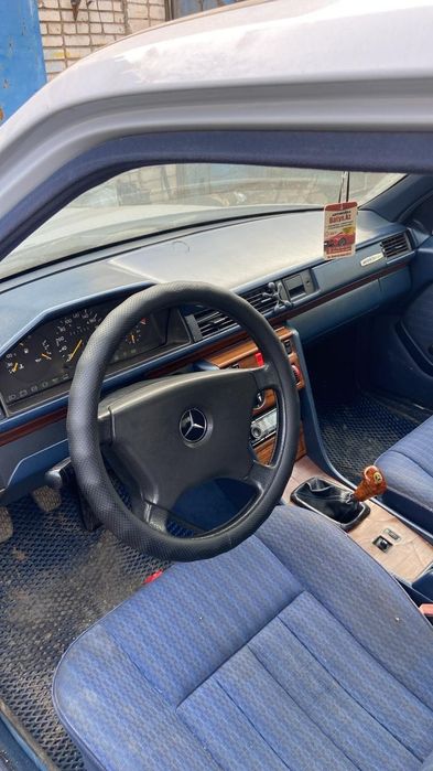 Продам Мерседес Е 200  124 кузов