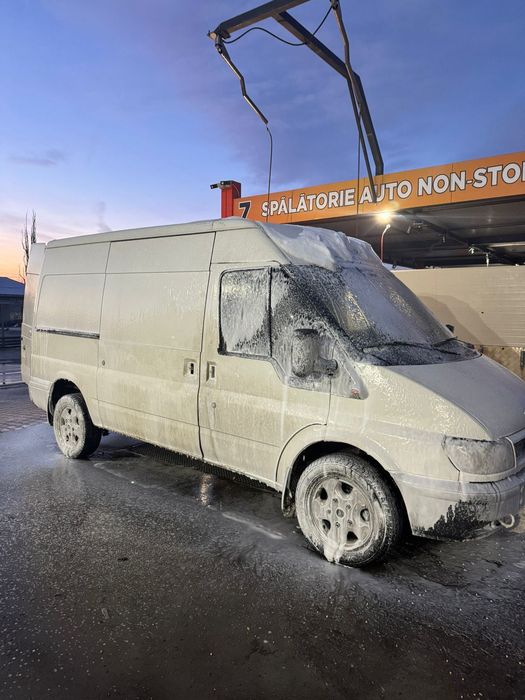 Vând jeep cheroke și Ford tranzit