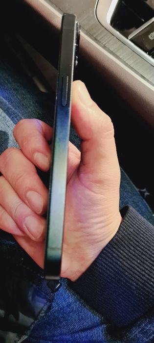 IPHONE 13 в идеальном состоянии