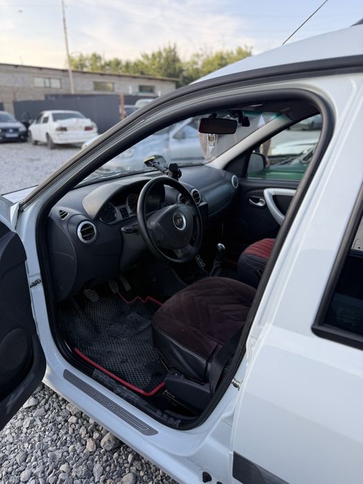 Ларгус 7 местный. 1,6 куб