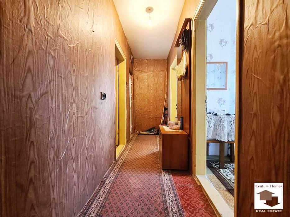 155078 Едноетажна къща с равен двор, кладенец и гараж в с. Сушица