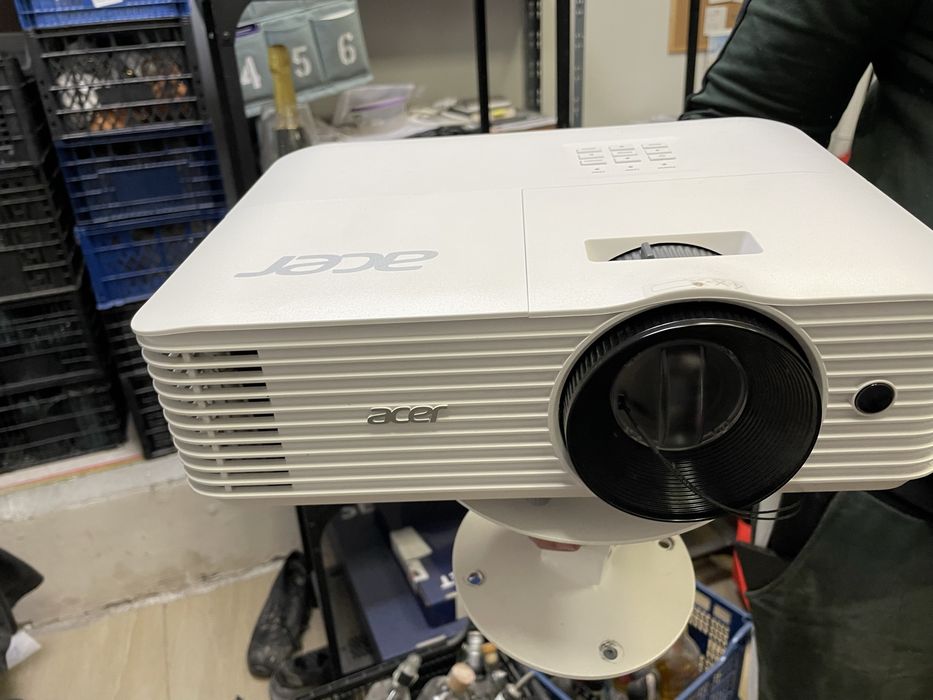 Проектор Acer DLP 720 + екран