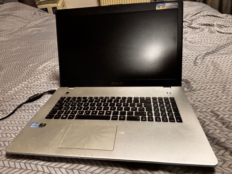 Vand Laptop ASUS i7