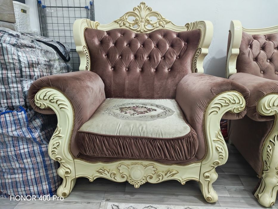 Диван и кресло богатая мебель
