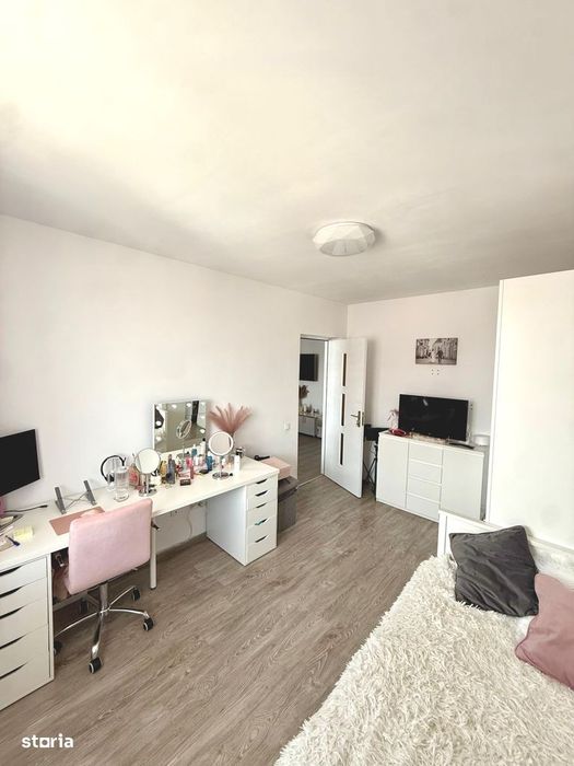 Apartament cu 3 camere, 59 mp, balcon, pe strada Porii (nr mici)