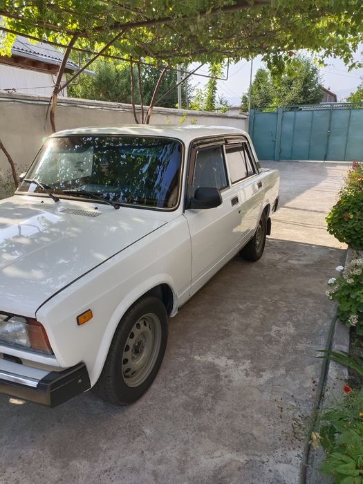 Ваз Жигули 2107.