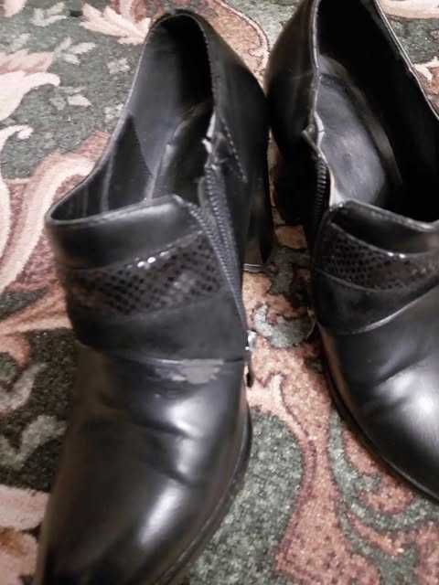 Дамски обувки-използвани