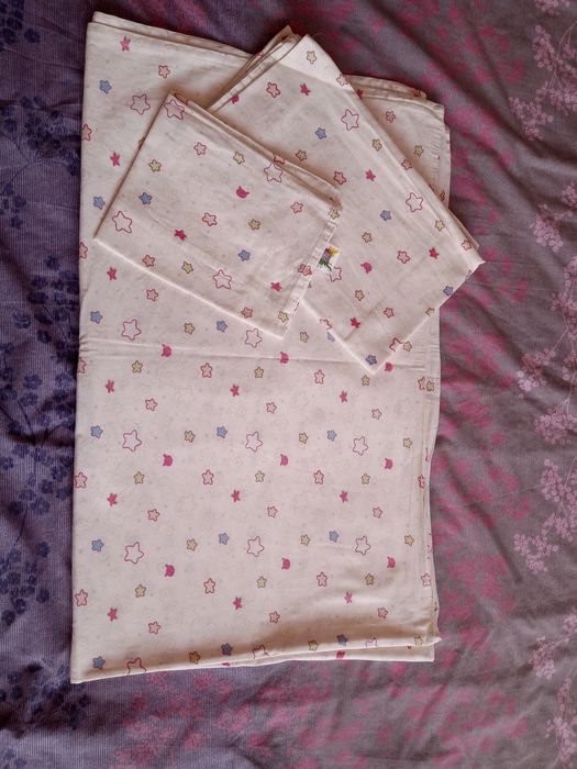 Три комплекта детски чаршафи