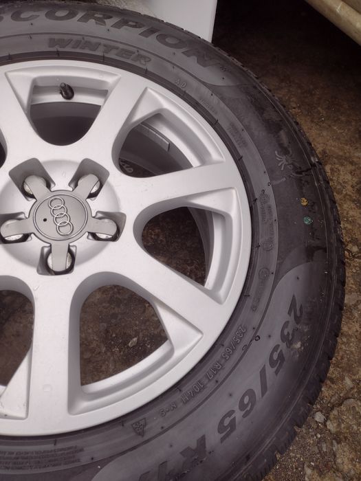 Перфектни 17-5х112 7j ET37 AUDI Q5 8R