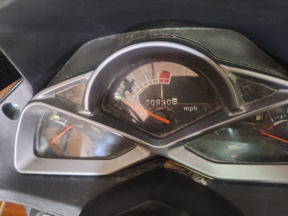 Продам. Скутер. Торг уместен.