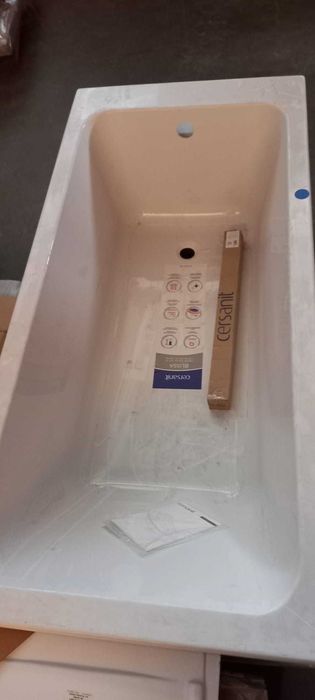 Cada nou cu folia originala pe ea