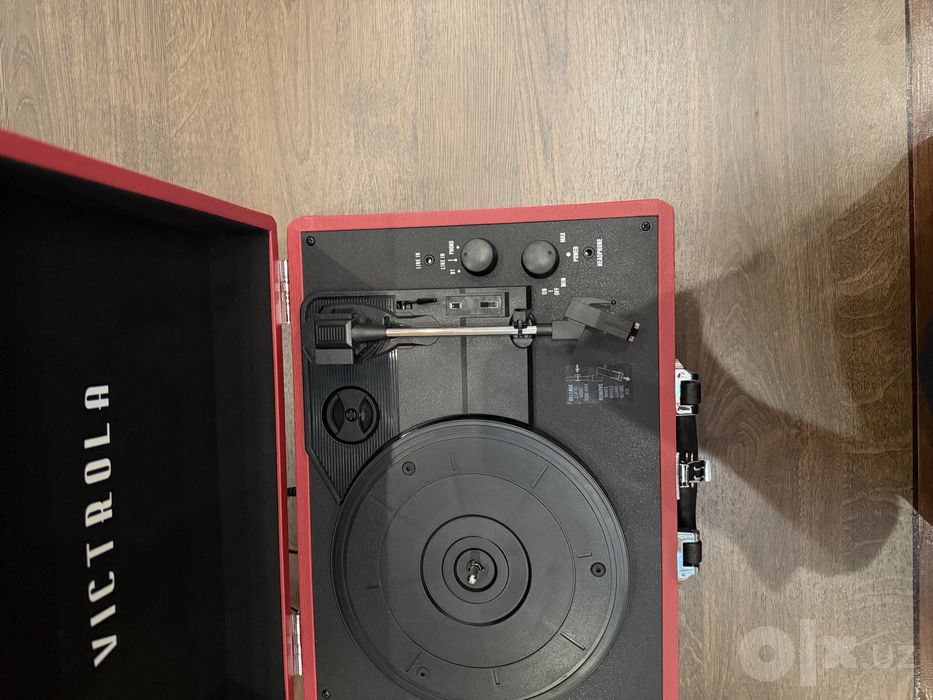 Виниловый проигрыватель Victrola