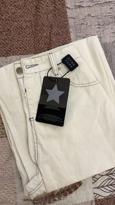 джинсы белые красивые модные