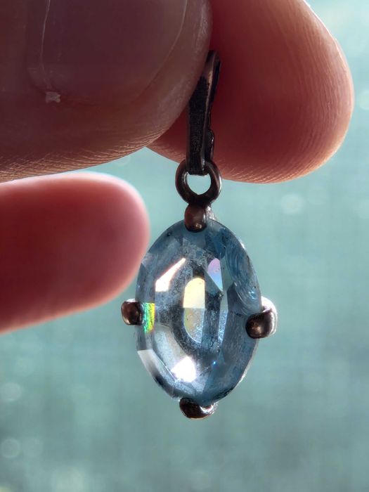 Pandantiv din argint cu Topaz – design elegant