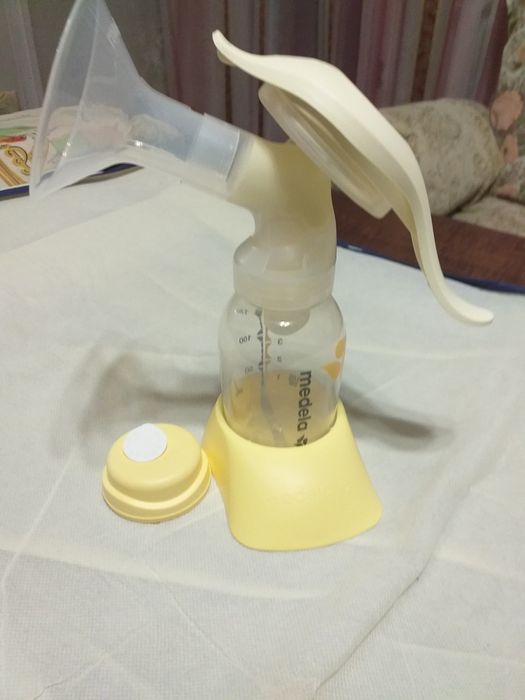 Двуфазна ръчна помпа за кърма Medela Harmony