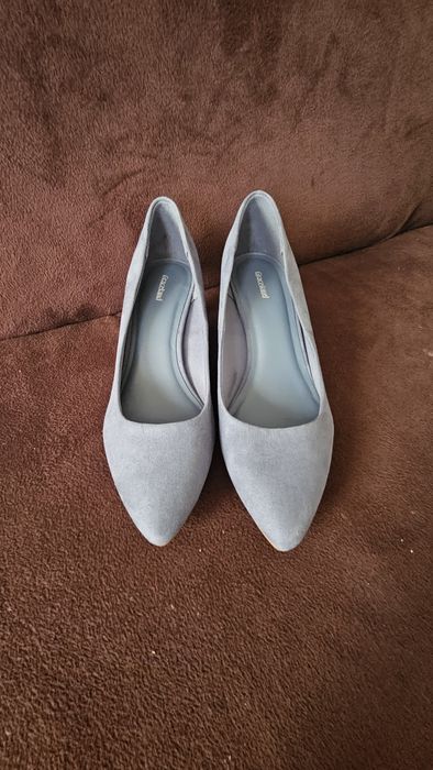 Продам туфли замшевые новые