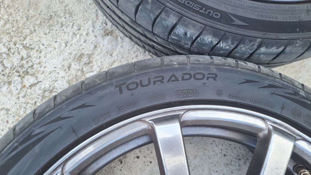 Jante aliaj R18 x 7 1/2JJ ET 38 cu cauciucuri vara 225/40ZR18 Tourador