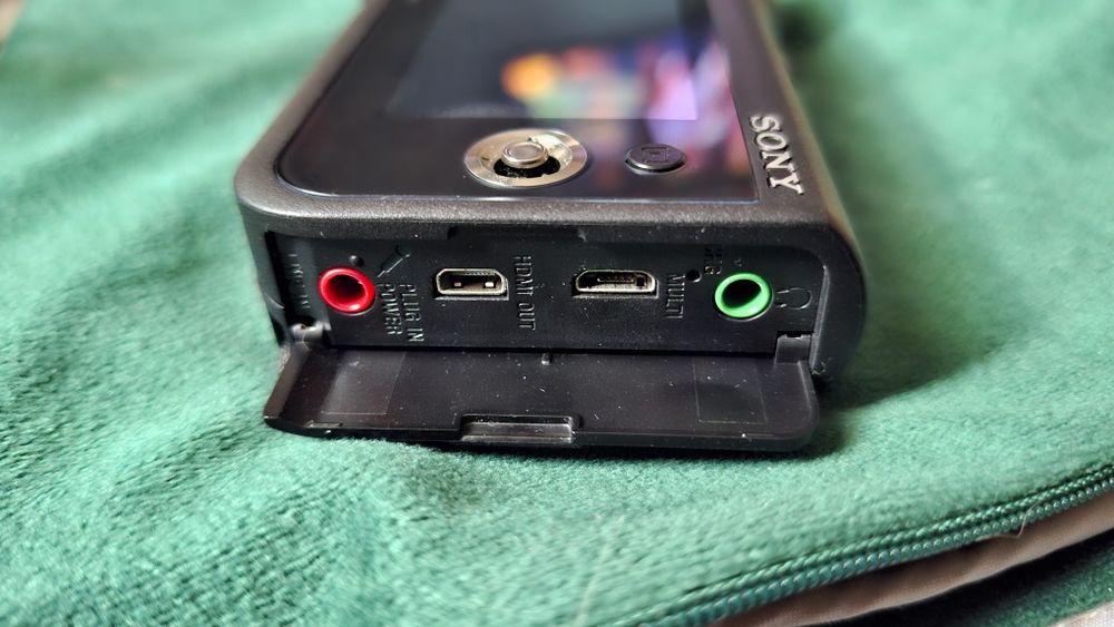 Sonny HDR-MV1 Camera pentru Audiofili si Vloggeri