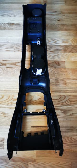 Consola centrala VW Jetta (2011-2018)