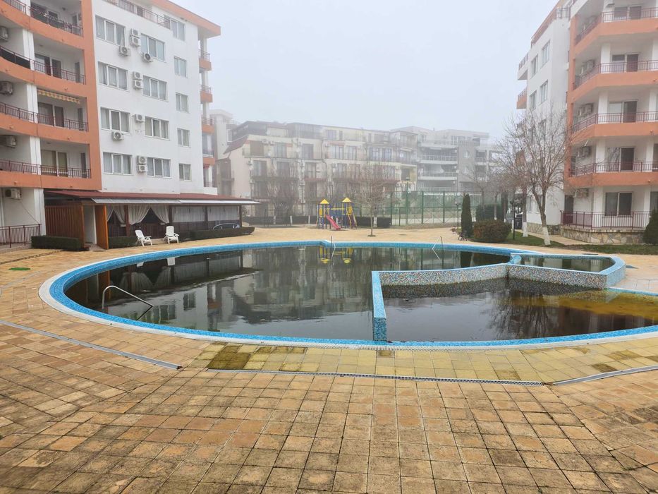 Двустаен апартамент на първа линия море в Равда