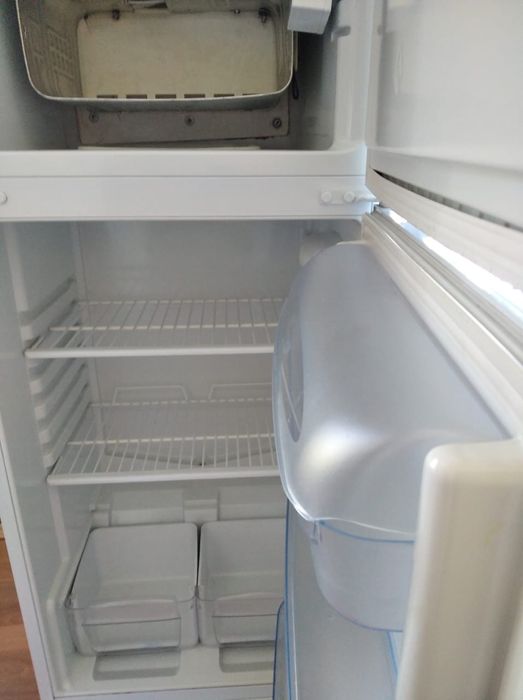 Холодильник Indesit