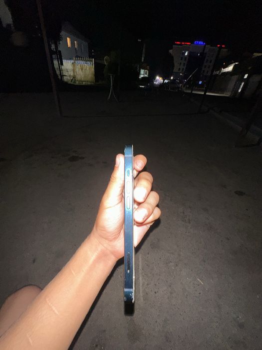 продается Apple Iphone 13