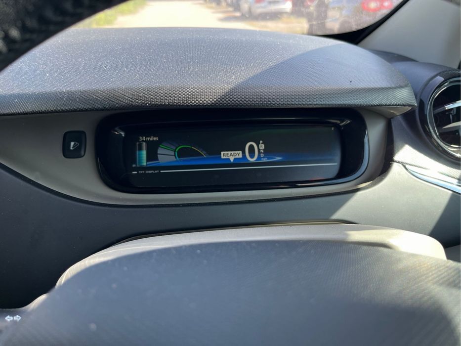 На части или цяло Renault Zoe 41 kwh 2014г дясна дирекция внос от Англия платено мито.