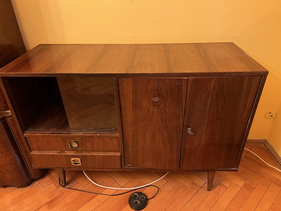 Biblioteca si mobila sufragerie