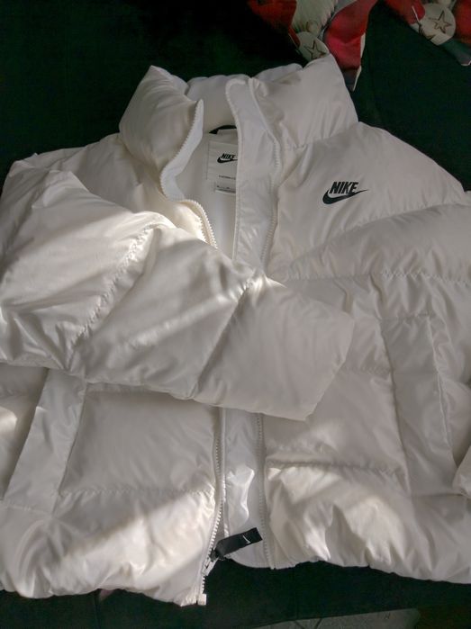 Дамско зимно  яке Nike