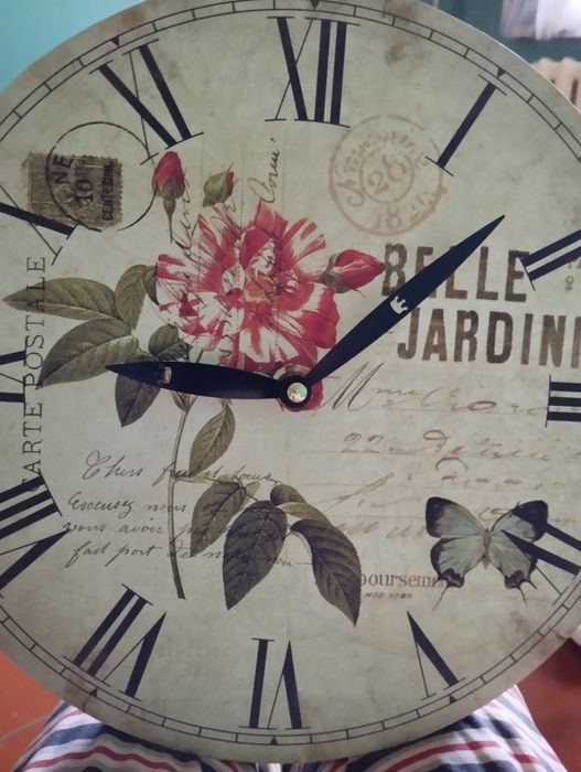 Продам часы настенные