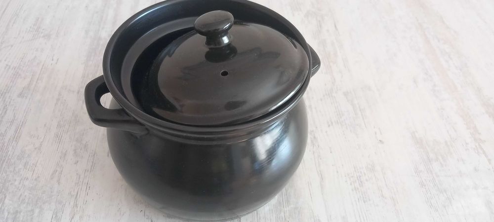 Керамичен съд /тенджера / за готвене 3,5 л