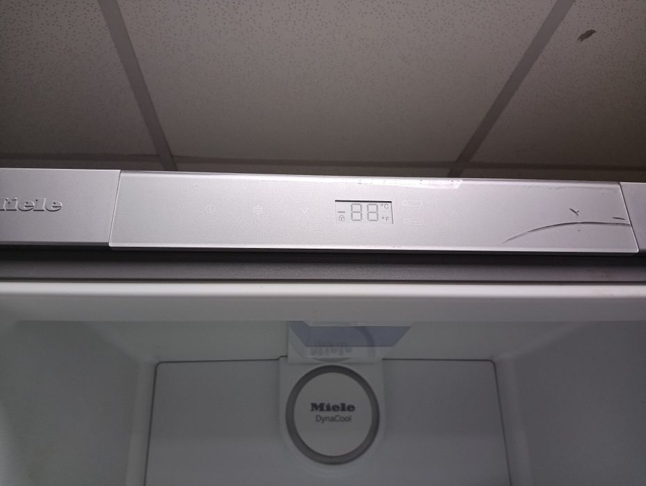 Иноксов комбиниран хладилник с фризер Миеле Miele с 2 год. ГАРАНЦИЯ!