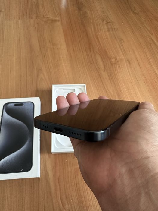 Продам iPhone 15 pro 256 Гб