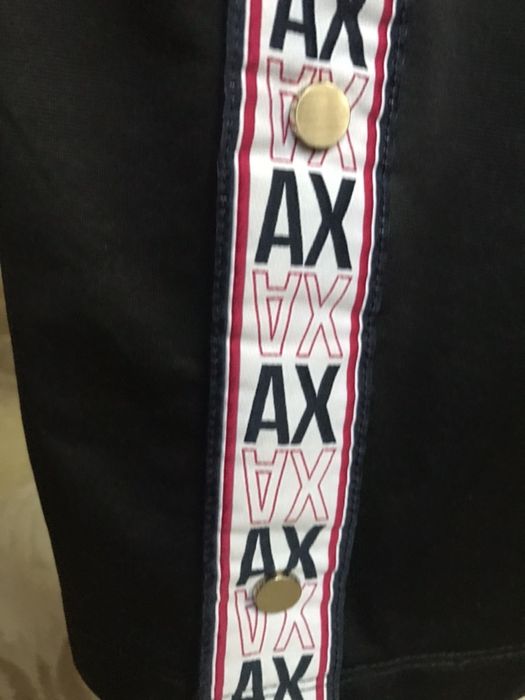 Pantaloni sport, cu capse