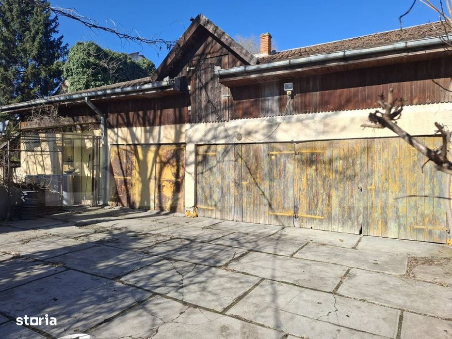 Casa de vanzare, 241.20 mp, zona Centrala