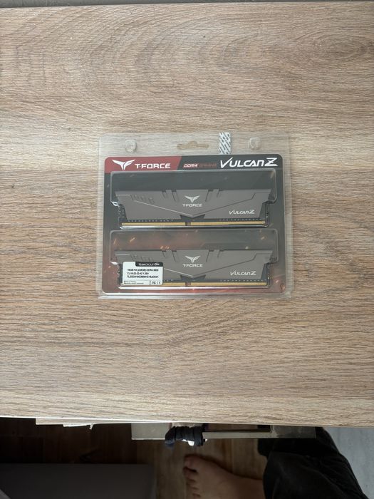 Оперативная память 16GB (2x8GB) DDR4 3600MHz Team Group T-Force