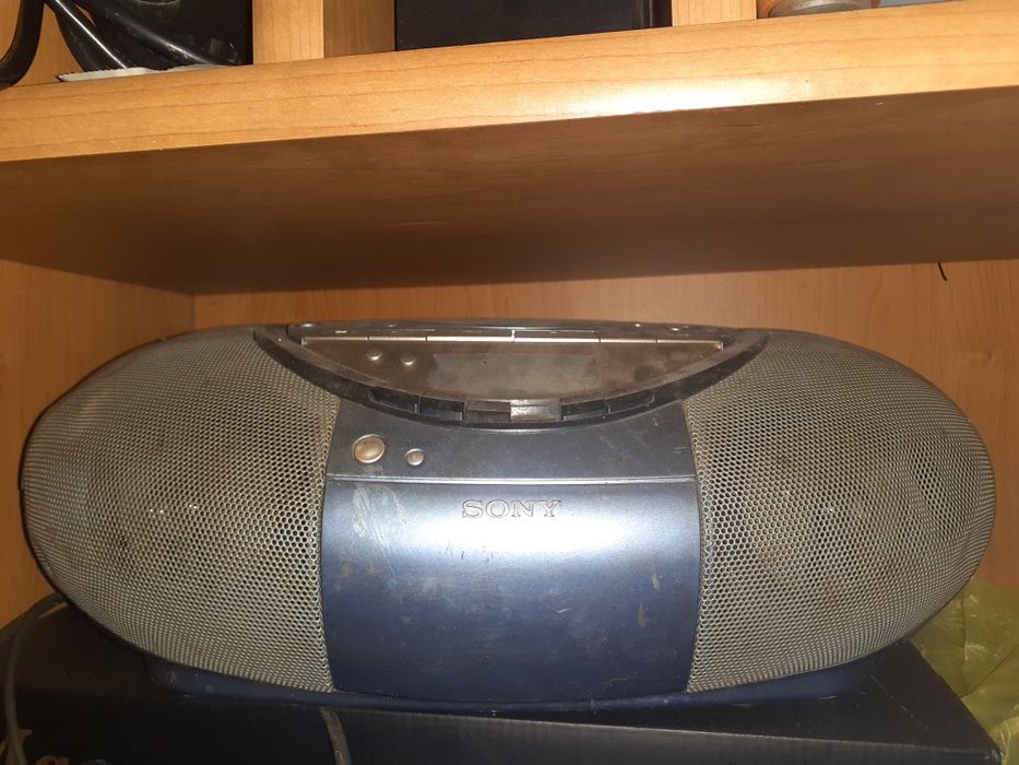 Продам японский магнитофон  Sony