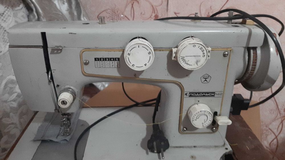 Продам швейную машинку,электрическая,чайка,работает отлично!