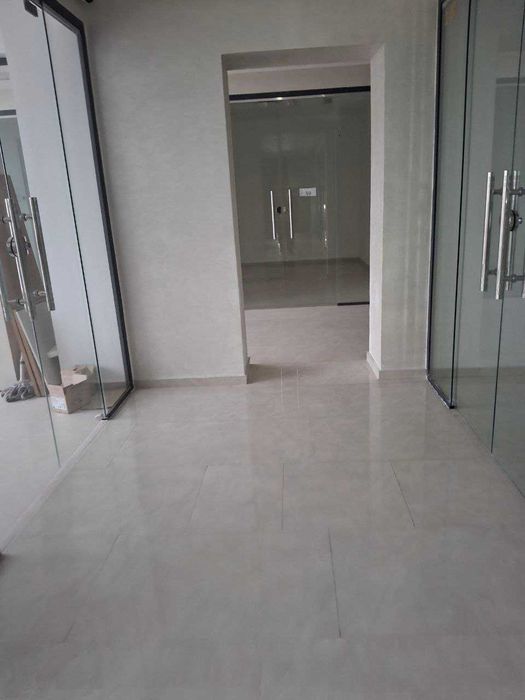 «Alfa Trade Centre» savdo markazida tezkor do'kon sotiladi