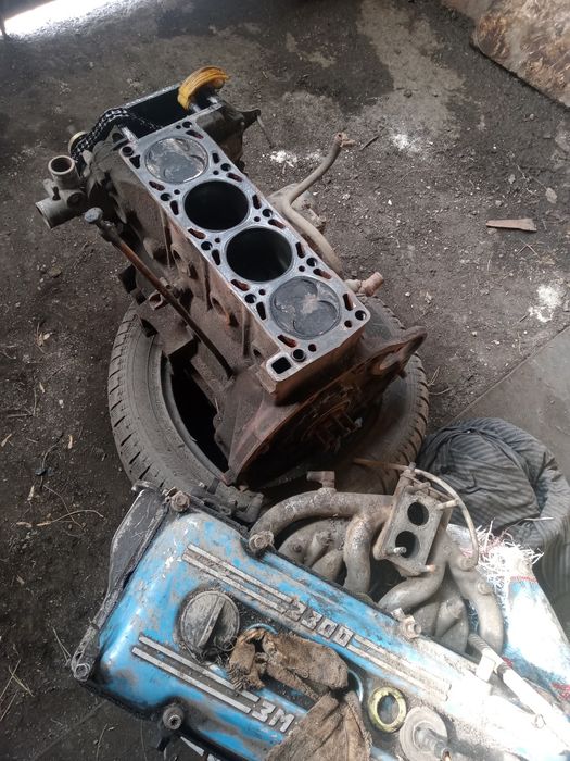 ЗМЗ 406 двигатель .